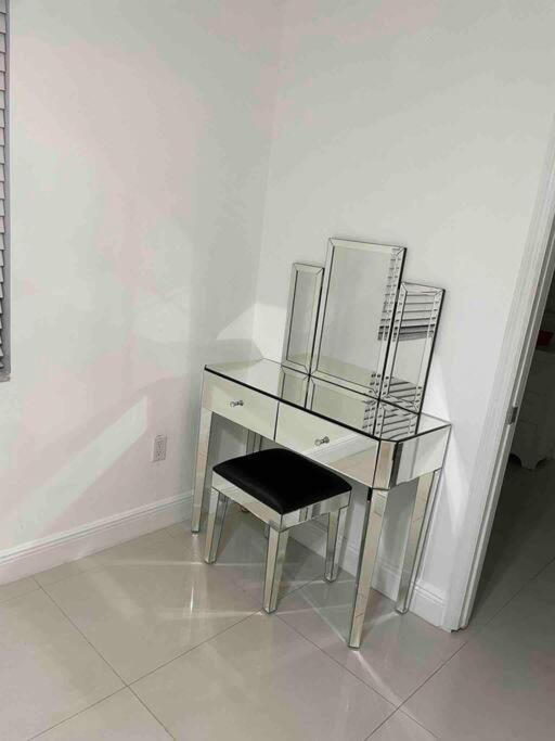Modern Miami Oversized 3 Bedroom In Central Location Kültér fotó