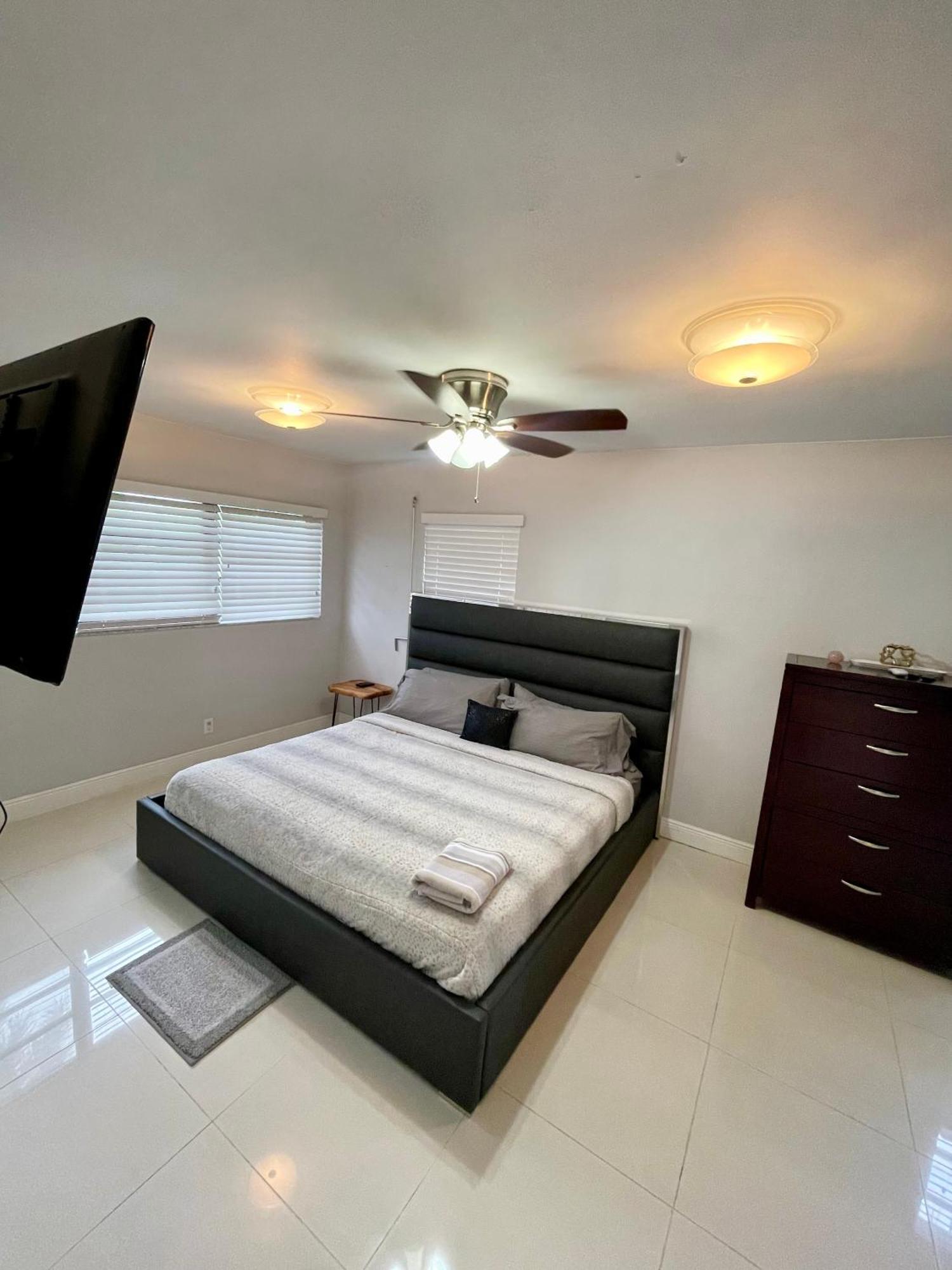 Modern Miami Oversized 3 Bedroom In Central Location Kültér fotó